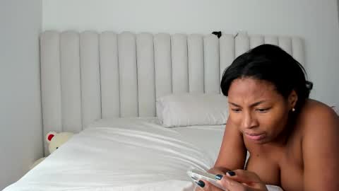 Snapshot of meganmir1 chatting on 19, 12, 2025 meganmir1 online show from 19, 12, 2025