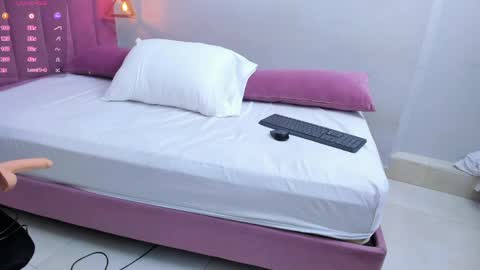 Snapshot of megansaenz_1 chatting on 27, 4, 2026 Megan online show from 27, 4, 2026