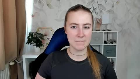 Snapshot of meganx_candy chatting on 22, 4, 2026 Megan online show from 22, 4, 2026