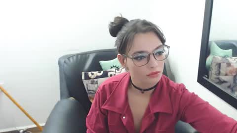 Snapshot of meghan_cherrys chatting on 4, 3, 2025 meghan online show from 4, 3, 2025