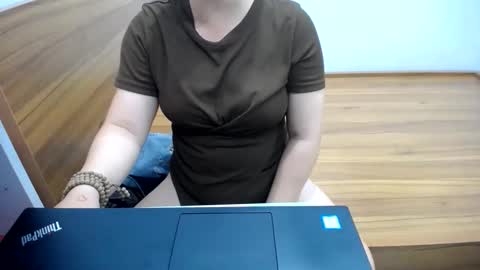 Snapshot of meimei_888 chatting on 3, 6, 2026 meimei_888 online show from 3, 6, 2026
