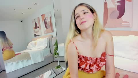 Snapshot of melanie__5 chatting on 3, 2, 2025 Melanie Baez online show from 3, 2, 2025