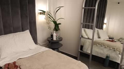 Snapshot of melanie__5 chatting on 10, 3, 2025 Melanie Baez online show from 10, 3, 2025