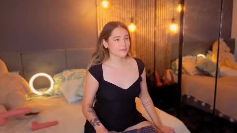 Snapshot of melanie__5 chatting on 15, 10, 2025 Melanie Baez online show from 15, 10, 2025