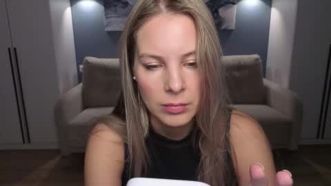 Melanie Bennett online show from 16, 12, 2025