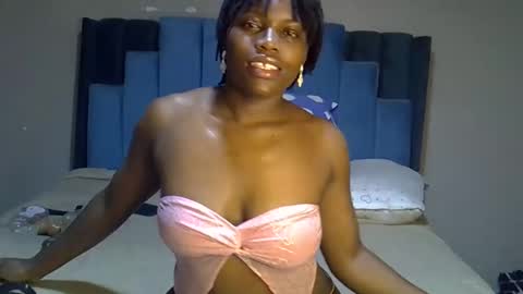 Snapshot of melanin_moon chatting on 5, 5, 2026 Moon online show from 5, 5, 2026