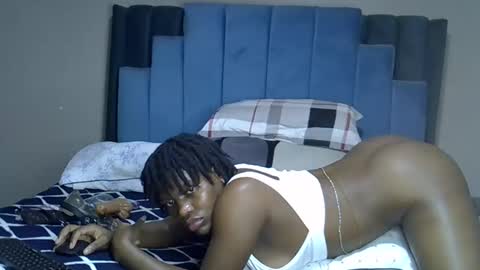 Snapshot of melanin_moon chatting on 10, 5, 2026 Moon online show from 10, 5, 2026
