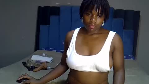 Snapshot of melanin_moon chatting on 16, 5, 2026 Moon online show from 16, 5, 2026