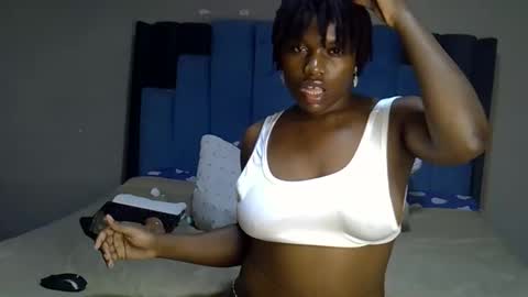 Snapshot of melanin_moon chatting on 16, 5, 2026 Moon online show from 16, 5, 2026