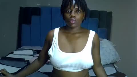 Snapshot of melanin_moon chatting on 27, 5, 2026 Moon online show from 27, 5, 2026