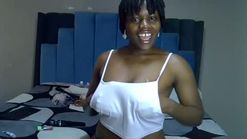 Snapshot of melanin_moon chatting on 29, 5, 2026 Moon online show from 29, 5, 2026