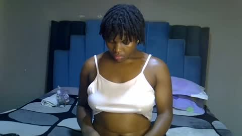 Snapshot of melanin_moon chatting on 16, 6, 2026 Moon online show from 16, 6, 2026