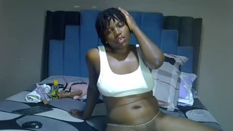 Snapshot of melanin_moon chatting on 17, 6, 2026 Moon online show from 17, 6, 2026