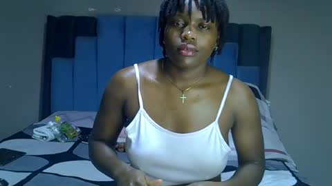 Snapshot of melanin_moon chatting on 18, 6, 2026 Moon online show from 18, 6, 2026