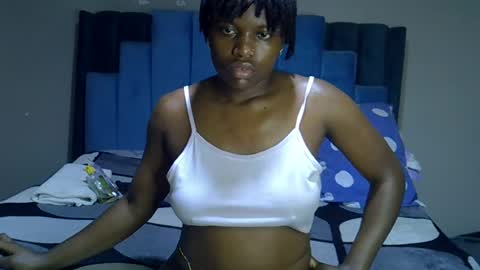 Snapshot of melanin_moon chatting on 27, 6, 2026 Moon online show from 27, 6, 2026