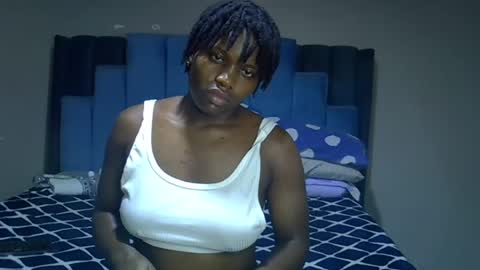 Snapshot of melanin_moon chatting on 11, 7, 2026 Moon online show from 11, 7, 2026