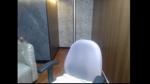 Snapshot of melanny_petite chatting on 13, 7, 2026 melanny_petite online show from 13, 7, 2026