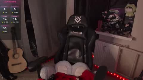 Snapshot of melante_s chatting on 19, 9, 2025 Ash online show from 19, 9, 2025