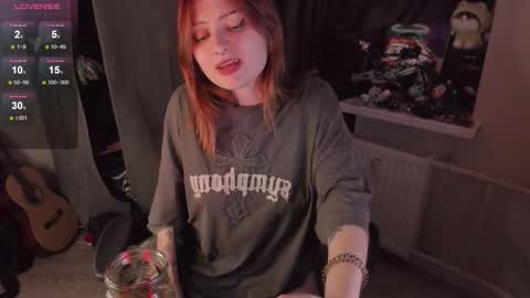 Snapshot of melante_s chatting on 20, 10, 2025 Ash online show from 20, 10, 2025