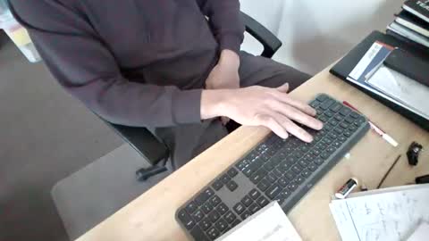 melbguy_075 online show from 11, 1, 2026