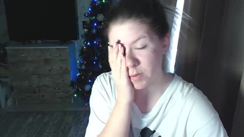 Snapshot of melissa__ray chatting on 12, 12, 2024 Melissa  Ray online show from 12, 12, 2024