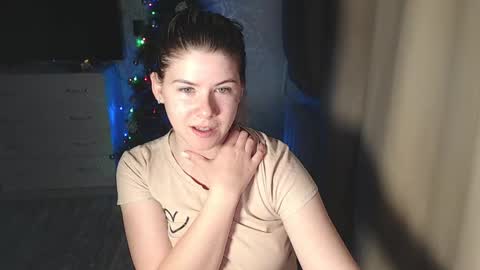 Snapshot of melissa__ray chatting on 20, 12, 2024 Melissa  Ray online show from 20, 12, 2024