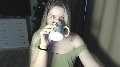 Snapshot of melissa__ray chatting on 23, 12, 2024 Melissa  Ray online show from 23, 12, 2024