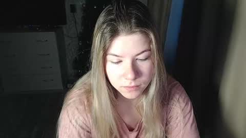 Snapshot of melissa__ray chatting on 24, 12, 2024 Melissa  Ray online show from 24, 12, 2024