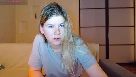 Snapshot of melissa__ray chatting on 24, 12, 2024 Melissa  Ray online show from 24, 12, 2024