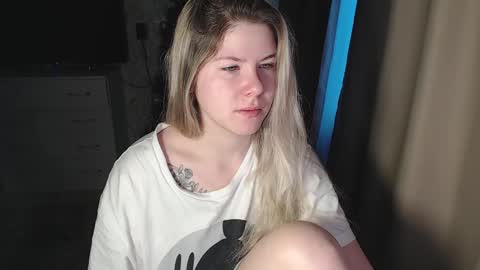 Snapshot of melissa__ray chatting on 26, 12, 2024 Melissa  Ray online show from 26, 12, 2024