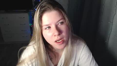 Snapshot of melissa__ray chatting on 9, 1, 2025 Melissa  Ray online show from 9, 1, 2025