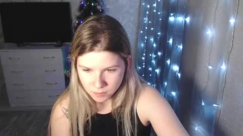 Snapshot of melissa__ray chatting on 10, 1, 2025 Melissa  Ray online show from 10, 1, 2025