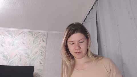 Snapshot of melissa__ray chatting on 6, 2, 2025 Melissa  Ray online show from 6, 2, 2025