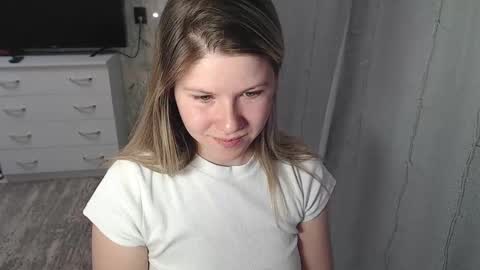 Snapshot of melissa__ray chatting on 7, 2, 2025 Melissa  Ray online show from 7, 2, 2025