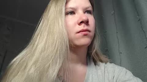 Snapshot of melissa__ray chatting on 9, 2, 2025 Melissa  Ray online show from 9, 2, 2025