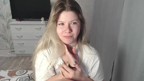 Snapshot of melissa__ray chatting on 14, 2, 2025 Melissa  Ray online show from 14, 2, 2025