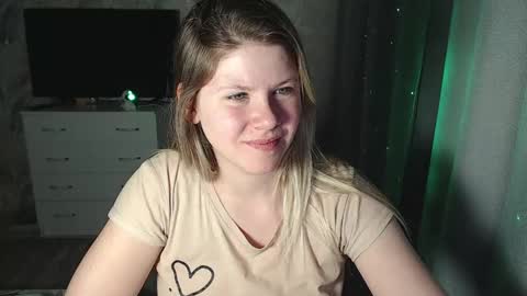 Snapshot of melissa__ray chatting on 17, 2, 2025 Melissa  Ray online show from 17, 2, 2025