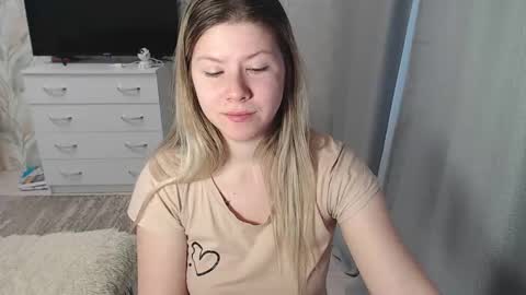 Snapshot of melissa__ray chatting on 19, 2, 2025 Melissa  Ray online show from 19, 2, 2025