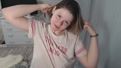 Snapshot of melissa__ray chatting on 20, 2, 2025 Melissa  Ray online show from 20, 2, 2025