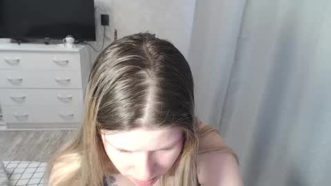 Snapshot of melissa__ray chatting on 28, 2, 2025 Melissa  Ray online show from 28, 2, 2025