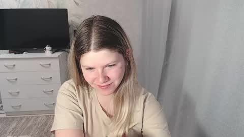 Snapshot of melissa__ray chatting on 3, 3, 2025 Melissa  Ray online show from 3, 3, 2025