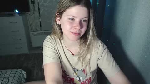 Snapshot of melissa__ray chatting on 9, 3, 2025 Melissa  Ray online show from 9, 3, 2025
