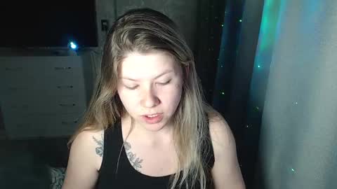 Snapshot of melissa__ray chatting on 10, 3, 2025 Melissa  Ray online show from 10, 3, 2025