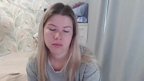 Snapshot of melissa__ray chatting on 11, 9, 2025 Melissa  Ray online show from 11, 9, 2025