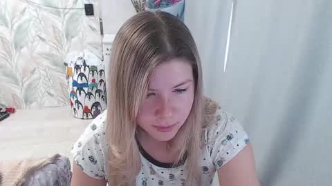 Snapshot of melissa__ray chatting on 23, 9, 2025 Melissa  Ray online show from 23, 9, 2025