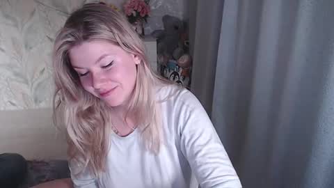 Snapshot of melissa__ray chatting on 25, 10, 2025 Melissa  Ray online show from 25, 10, 2025