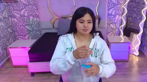 Snapshot of mellani_tay chatting on 2, 2, 2025 Mellani  online show from 2, 2, 2025