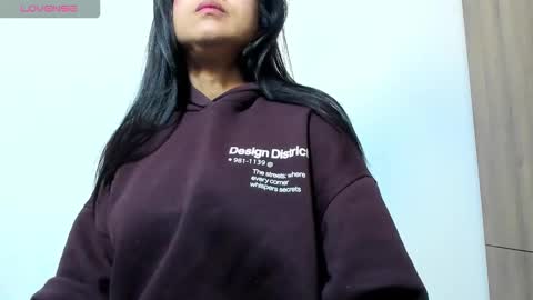 Snapshot of mellanie33 chatting on 22, 11, 2025 mellanie online show from 22, 11, 2025