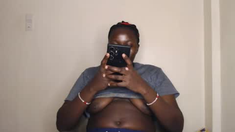 Snapshot of mellanin_pretty_ chatting on 13, 7, 2026 . online show from 13, 7, 2026