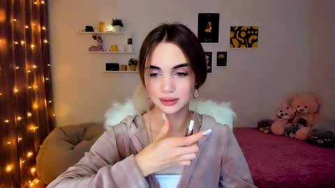 Tessa online show from 11, 12, 2024